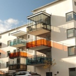 E‑Mobilität im Wohnblock: So gelingt die passende Ladeinfrastruktur für Mehrfamilienhäuser