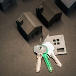 Geerbte Immobilie gemeinsam verwalten: So gelingt die Einigung in der Erbengemeinschaft
